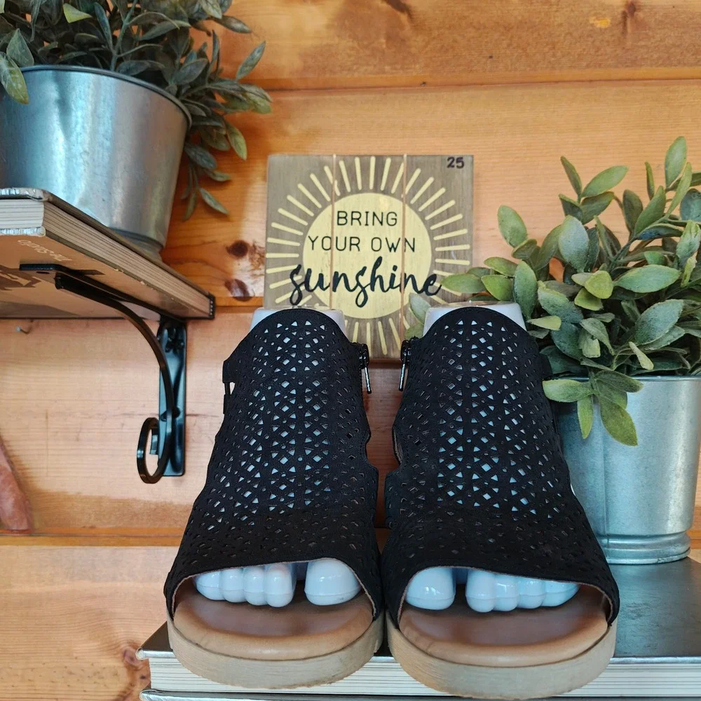 Rockport Hadley Bungee Wedge Heel Sandals Black Leather Lasercut Perf ci383 Sz 8